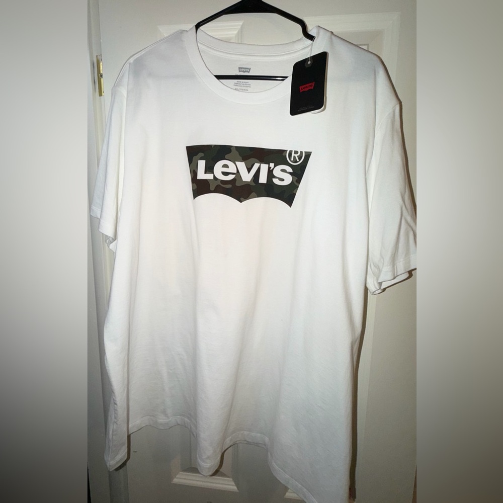 Levi's White T-Shirt with Camouflage Logo